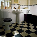NM7 Florentine Green Marble with OM4 Onyx Beige, laid as chequerboard